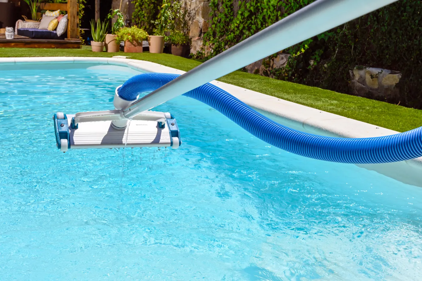 Puliscifondo manuale per piscina Rettangolare NATERIAL con ruote 2