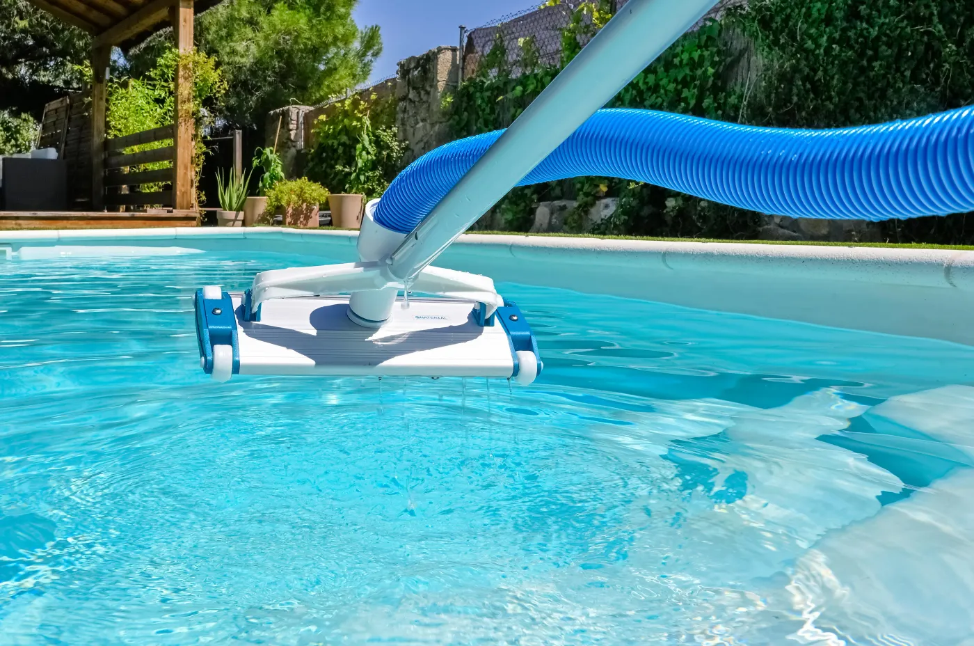 Puliscifondo manuale per piscina Rettangolare NATERIAL con ruote 8
