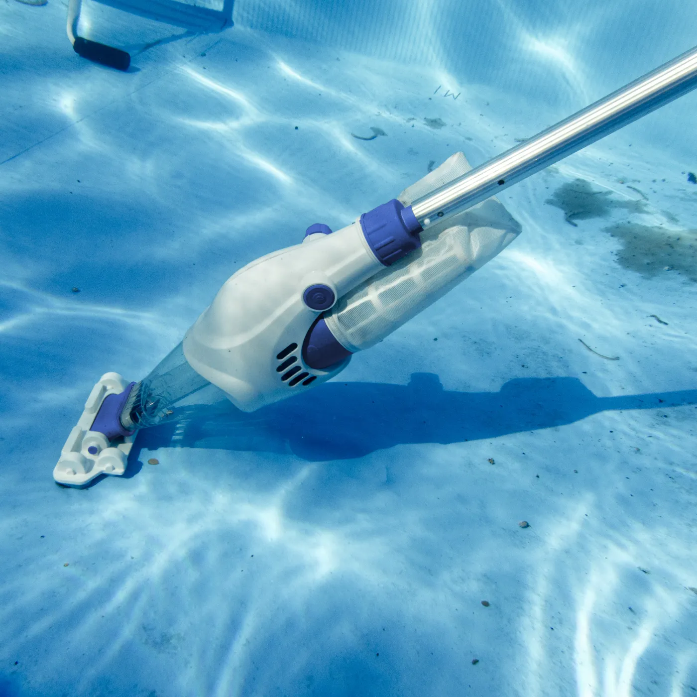 Pulitore a batteria per piscina GRE Elettric Vac VCB15 0.3 m³/h 2