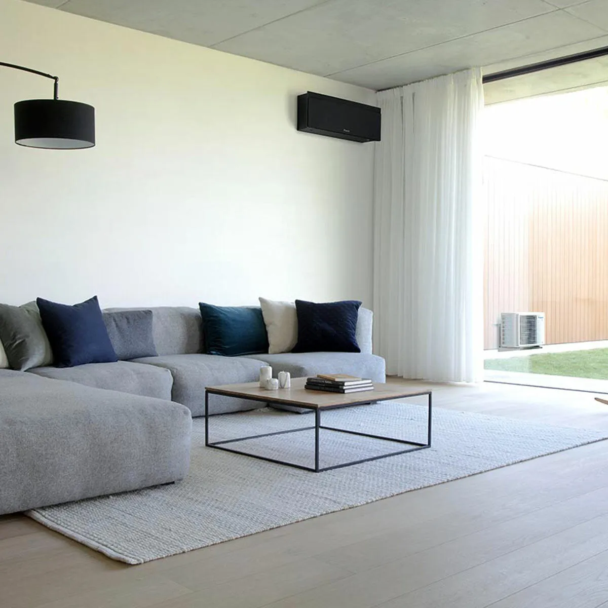 Condizionatore Daikin Emura 3 quadri split 7000+7000+9000+18000 BTU inverter A++ wifi unità esterna 7.4 kW Nero 2